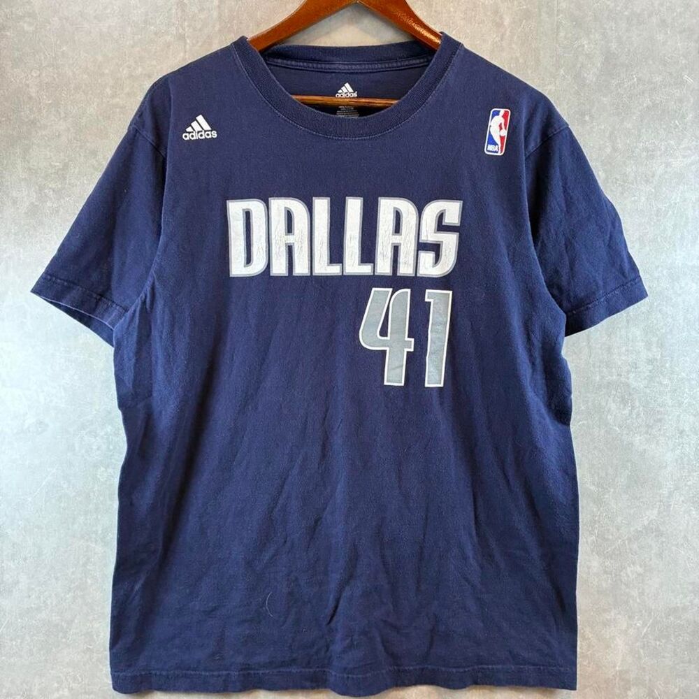 Adidas Men's Navy and Blue T-shirt
